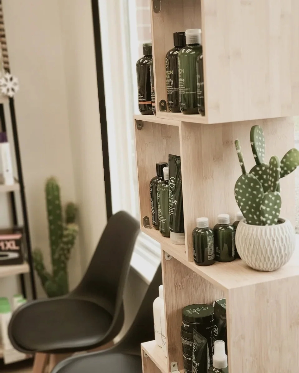Hair salon: hair salon, lobby, waiting room (stock photo)